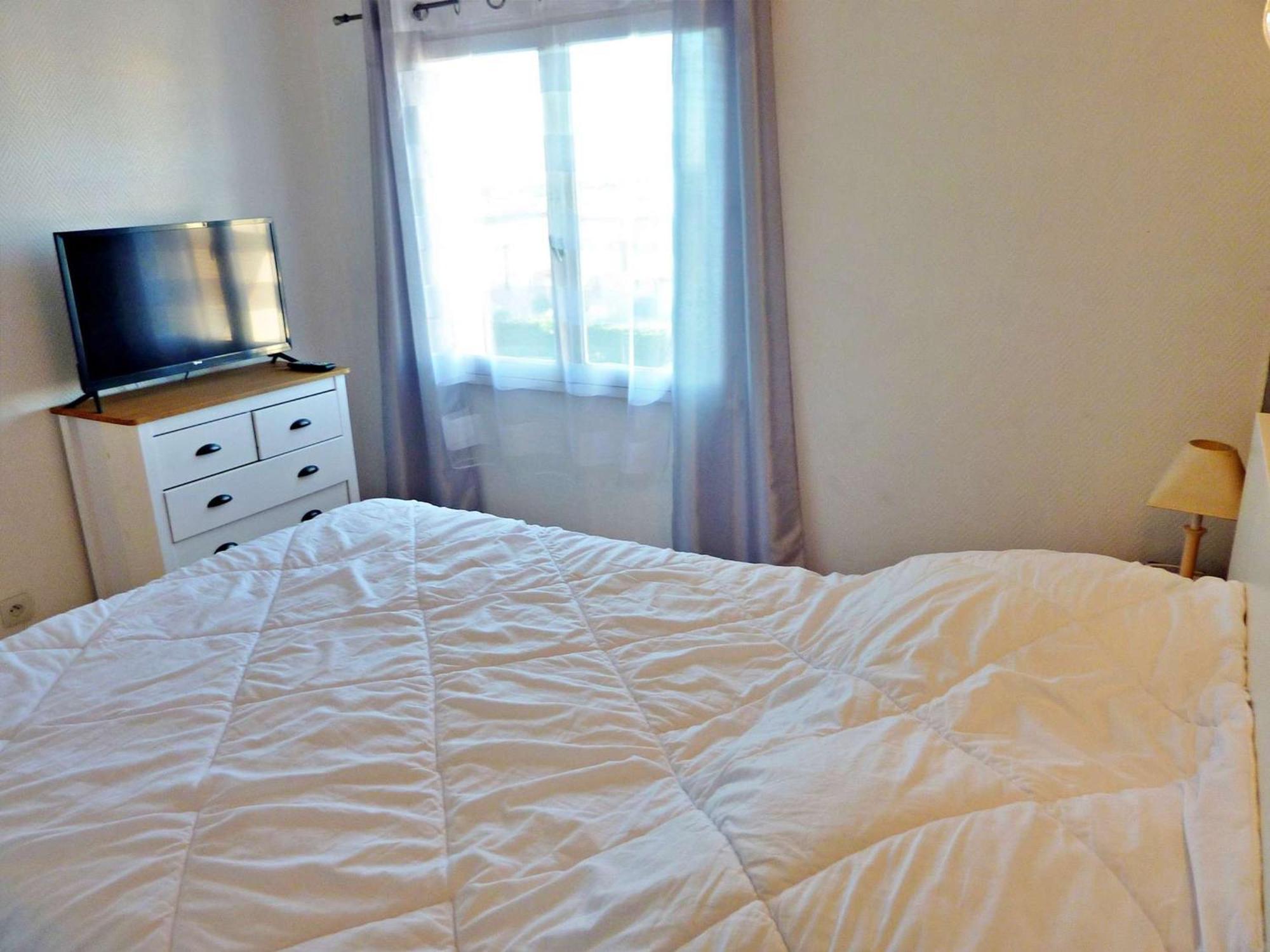 Duplex Renove Avec Clim, Terrasse Et Parking A Marseillan - Fr-1-387-162 Apartment Exterior photo